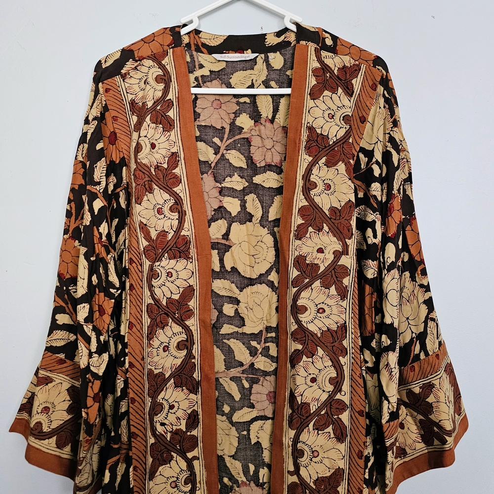 Soft Surroundings Black and Tan Floral Kimono Sweater - Picture 2 of 11